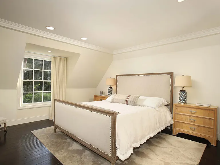 2050 Laurel Canyon Blvd — Photo 21
