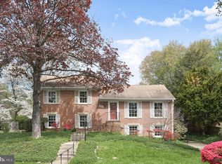 9720 Byeforde Rd, Kensington, MD 20895