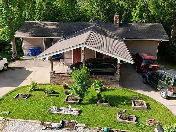 4th image of 4 Cummings Ln