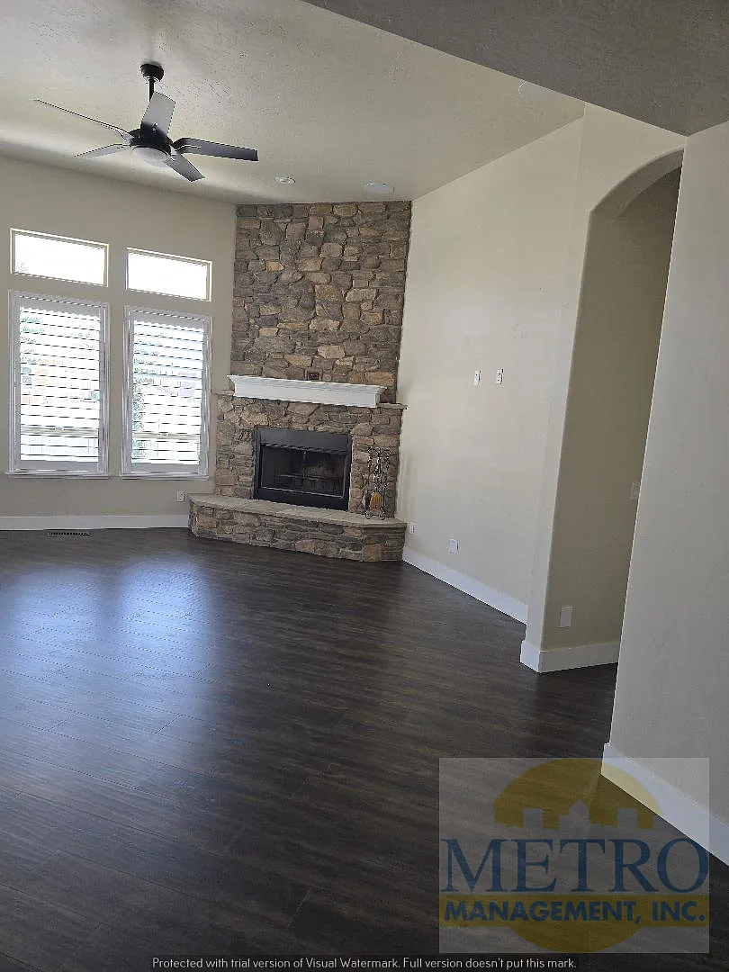 4 bed, 2928 sqft, $3,100 — Photo 3