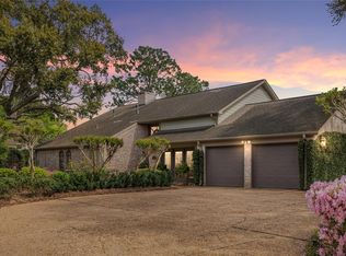 2807 Fairway Dr, Sugar Land, TX 77478
