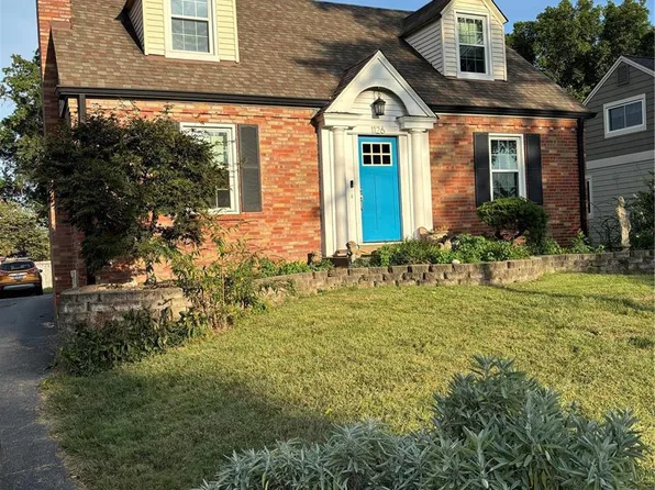 1126 Bopp Rd, Saint Louis, MO 63131