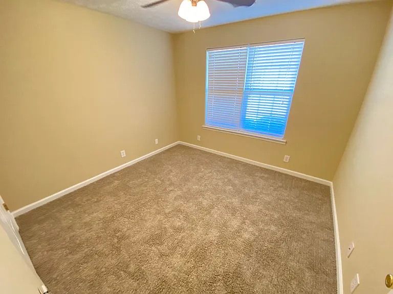 711 Fields Ln — Photo 7