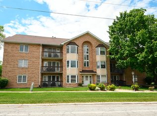 2161 Oak Rd APT 3A, Homewood, IL 60430