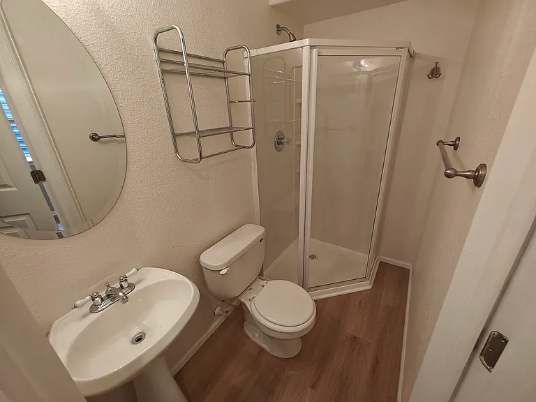 1029 Thornbury Pl — Photo 29