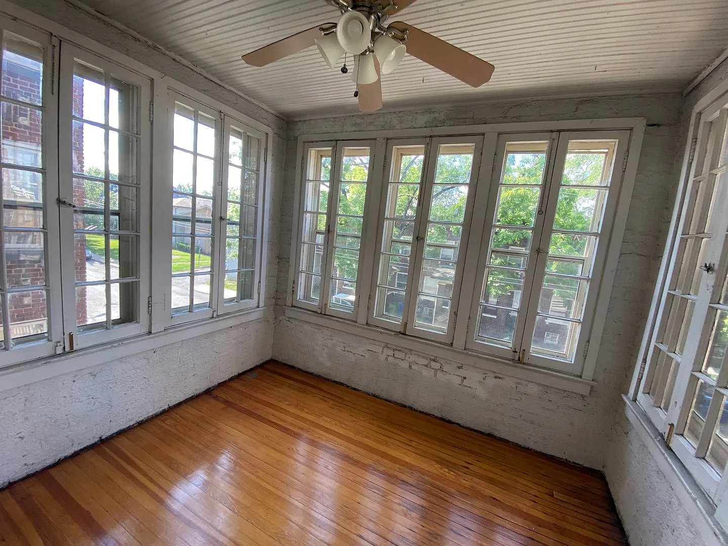 E Norwich Ave 4-16 SSR — Photo 4
