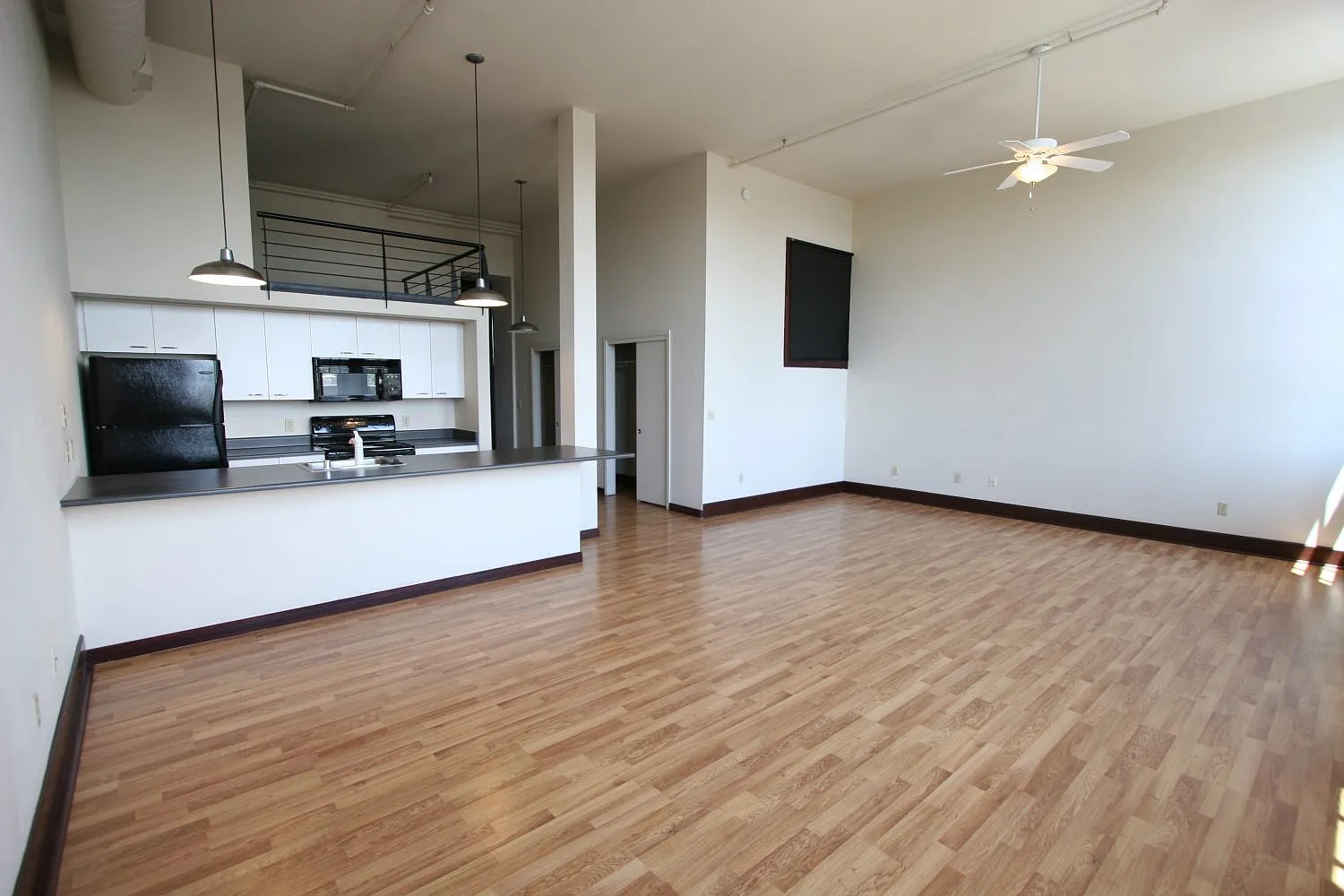 301 Central Ave NE — Photo 3