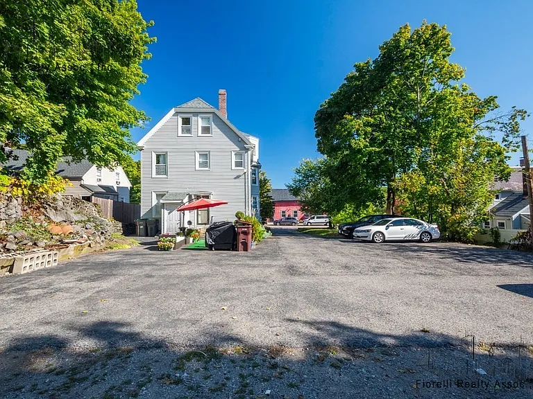 Milton St — Photo 1