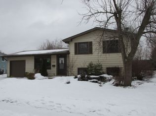 244 Wellington Dr, Crystal Lake, IL 60014