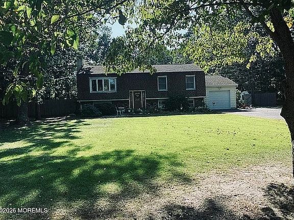 4th image of 889 Pinehurst Road