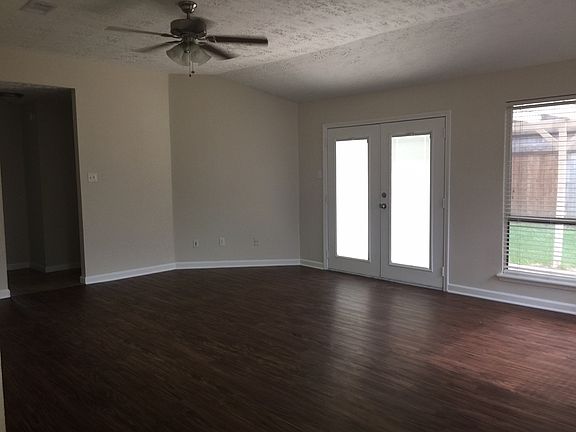 4th image of 10606 Staghill Dr