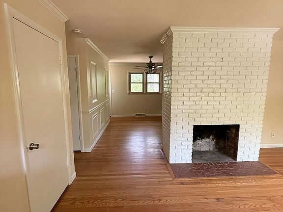 5th image of 49 Rosewood Ave
