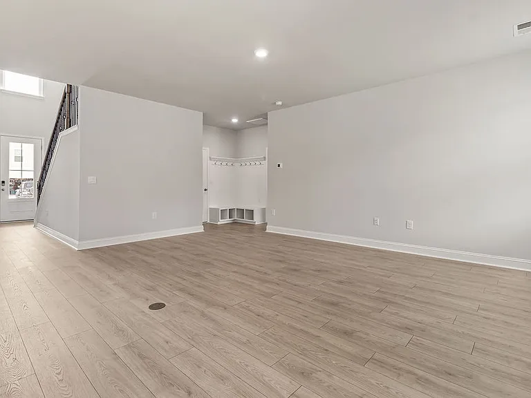 784 Choctaw Dr — Photo 3
