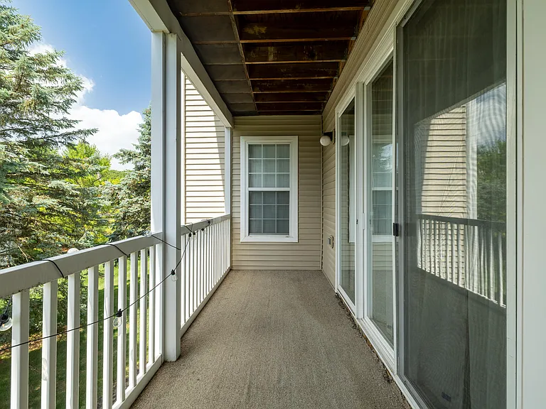 2906 N Knightsbridge Cir — Photo 4