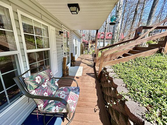 5th image of 78 White Oak Ln