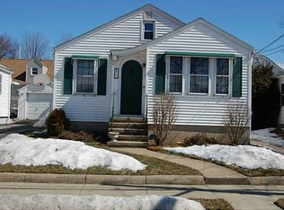 11 Aldine St, Providence, RI 02909