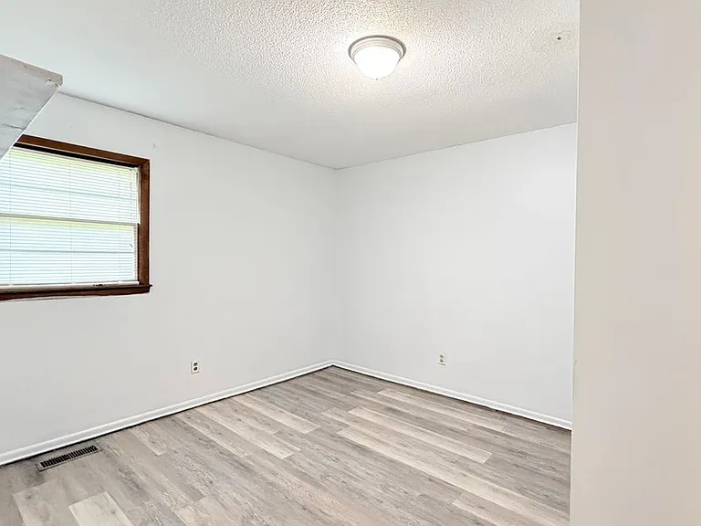 365 Stacy Rd — Photo 14