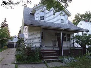 830 E 232nd St photo 1