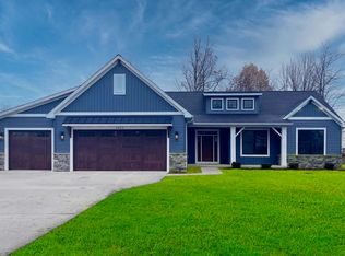 9924 Garner Ln, Freeland, MI 48623