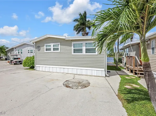 7031 Armadillo Way, Fort Myers, FL 33967