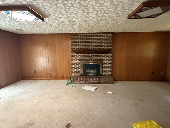 5th image of 2107 Williamsburg Cir