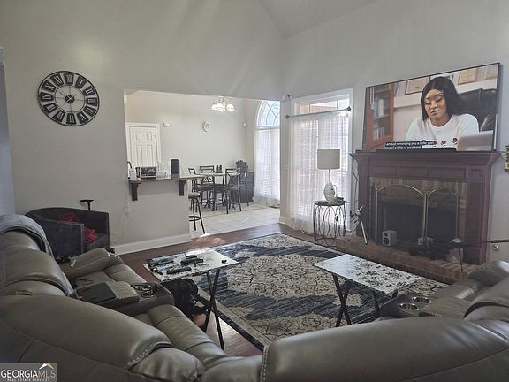 3rd image of 2895 Battlecrest Dr