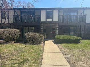 217 Uteg St APT A, Crystal Lake, IL