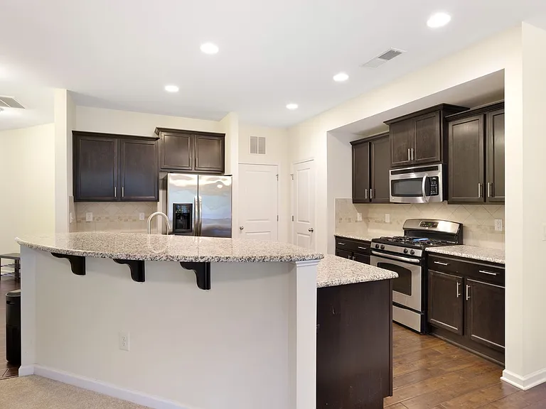 2231 Tanners Mill Dr — Photo 4