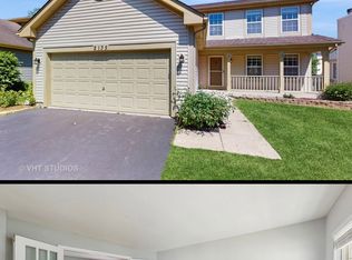 2135 Schumacher Ln, Naperville, IL 60540