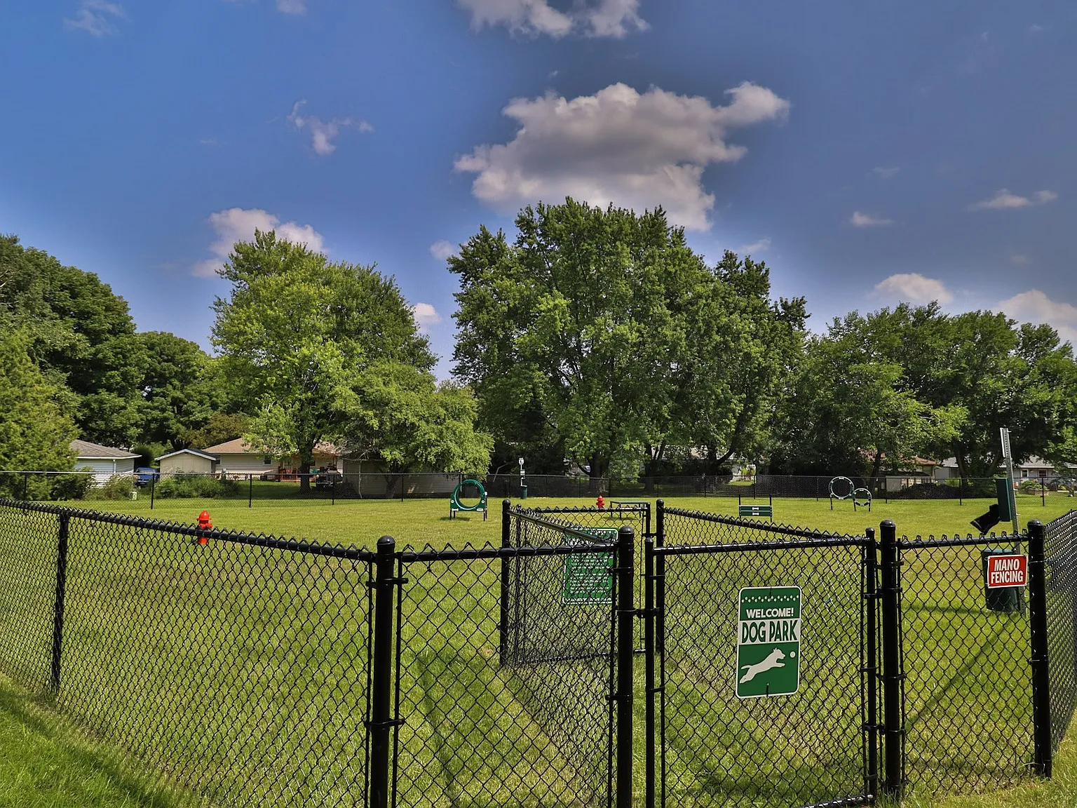 Hillside Village Apartments — Photo 4