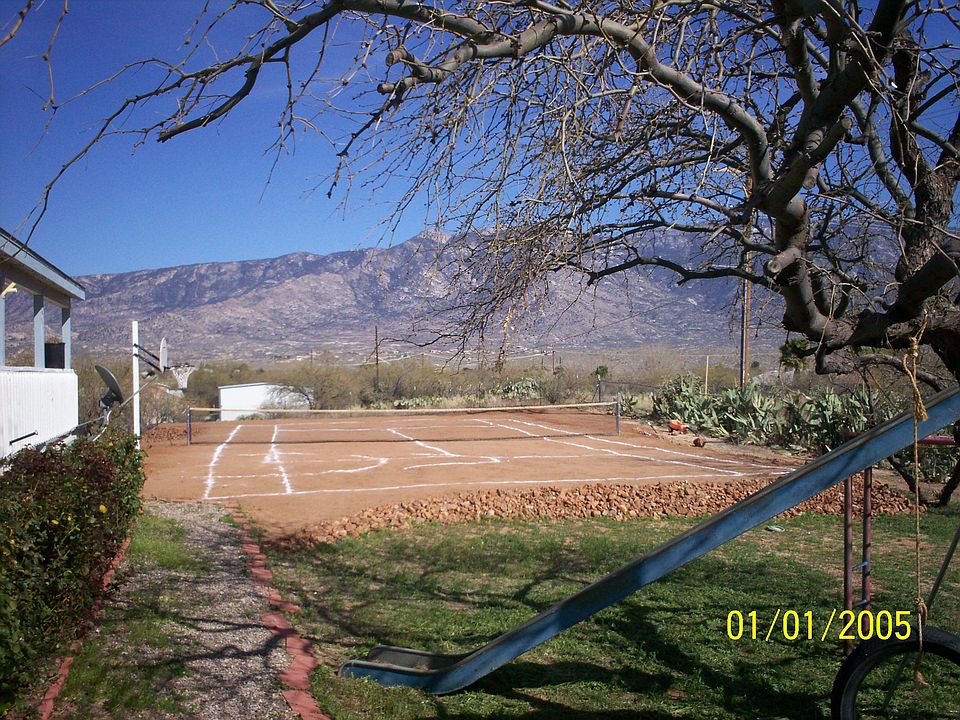 'Clay' Tennis Court 
