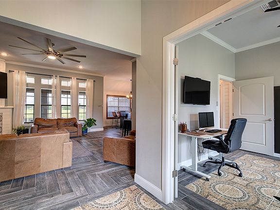 5th image of 2027 Park Springs Rd