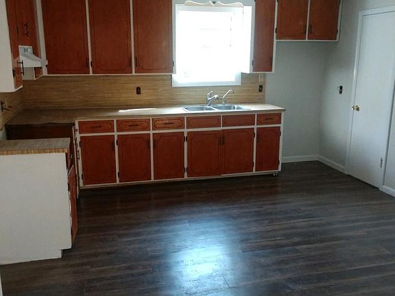5th image of 17 Dunn Dr