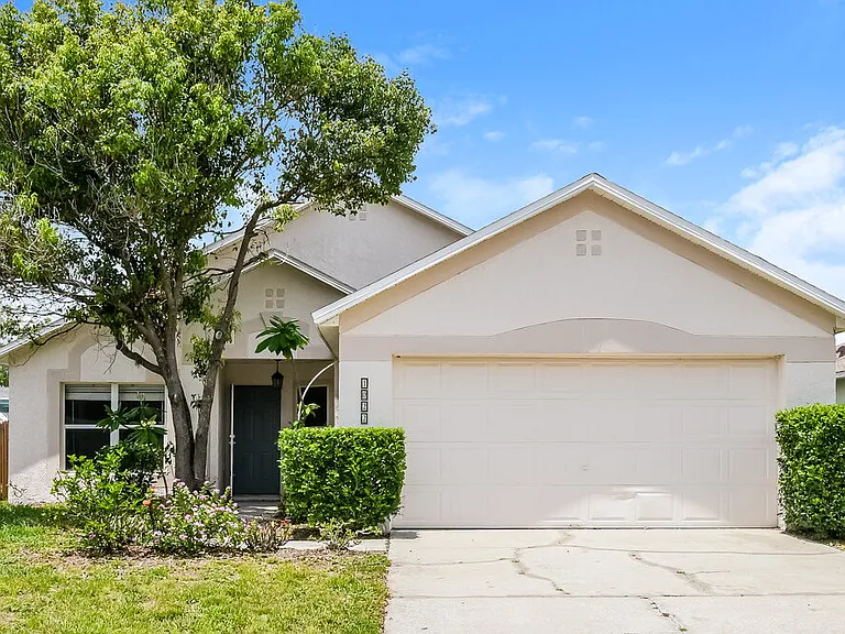 1022 Rivecon Ave — Photo 1