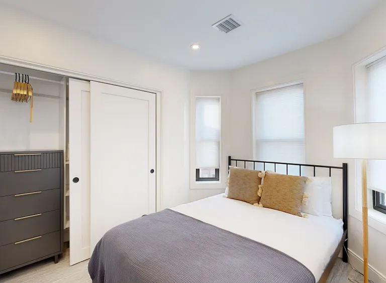 353 E 8th St #3 — Photo 3