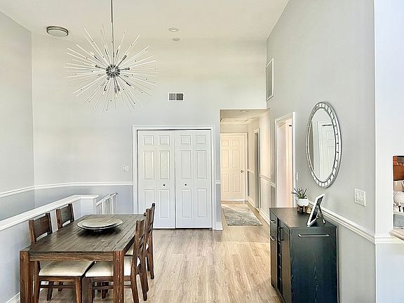 5th image of 241 Oak Park Dr #73B