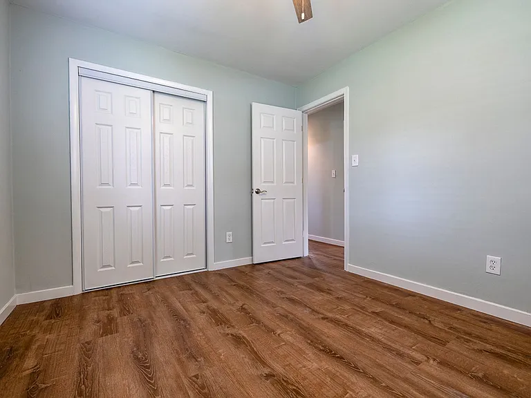 1104 Washington Dr — Photo 26