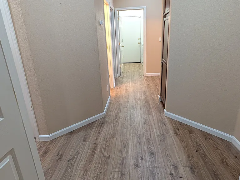 1831 Arboleda Ct — Photo 9