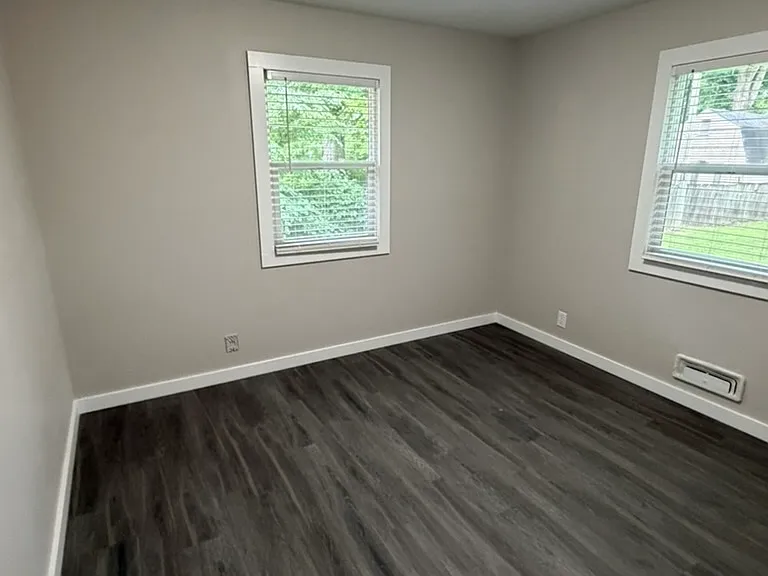 391 Lakeview Dr — Photo 11