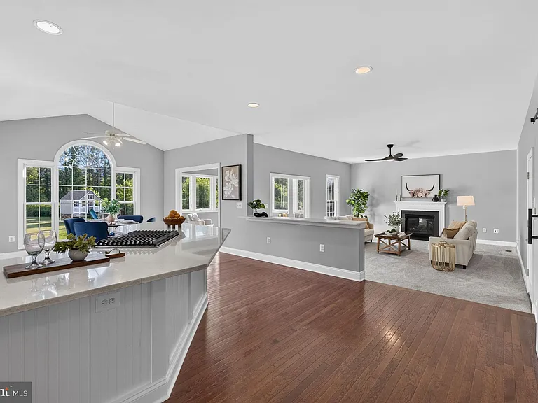 18616 Foggy Bottom Rd — Photo 43