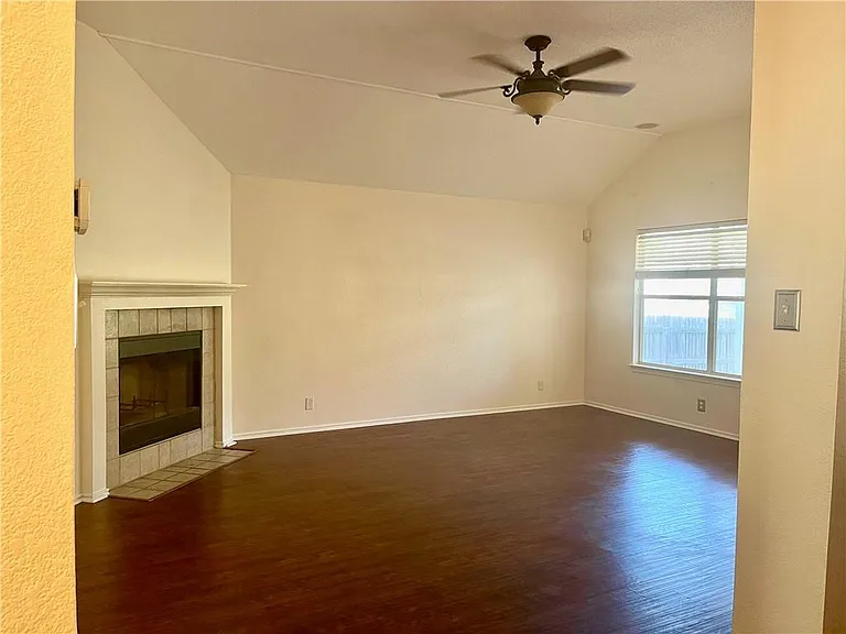 16831 Bailey Jean Dr — Photo 13