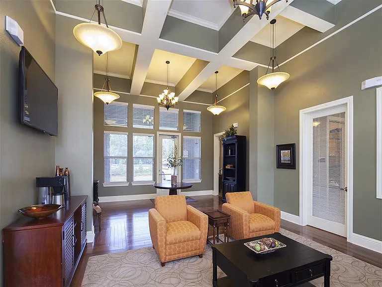 Azure Pointe — Photo 11