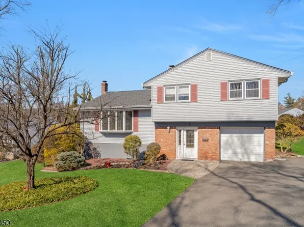 2 Azalea Ln, Montvale Boro, NJ 07645