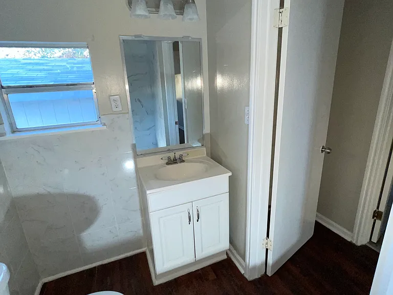 2801 Lexington Ave — Photo 8