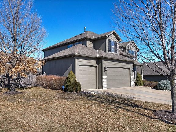 3rd image of 4700 NE 91st St