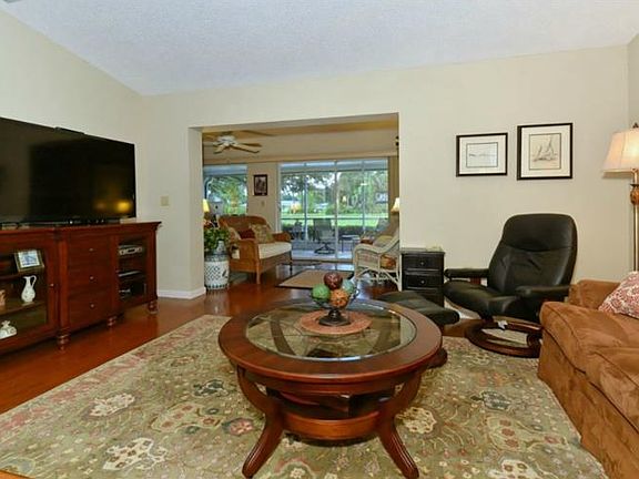 5th image of 6047 Bonaventure Pl