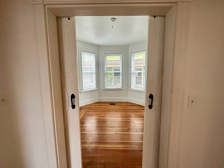 35 Waldeck St #1 — Photo 18