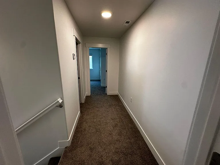 932 N Olson Dr — Photo 4