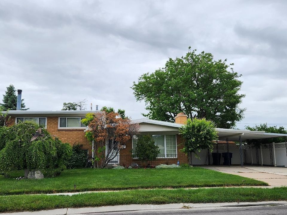 Multiple rooms for rent in this shared home.