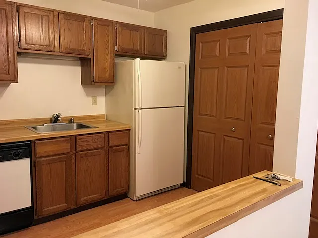 W69N905 Evergreen Ct — Photo 6